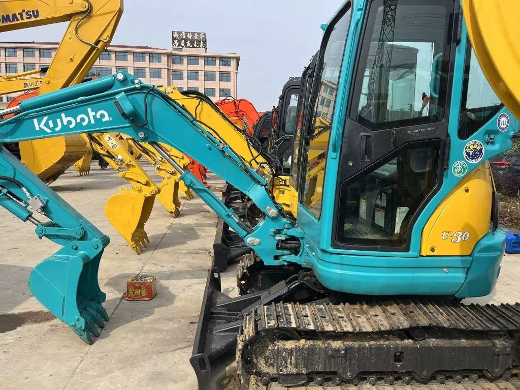 Kubota U 30 - Багер гасеничар: слика 1 Kubota U 30 - Багер гасеничар: слика 1