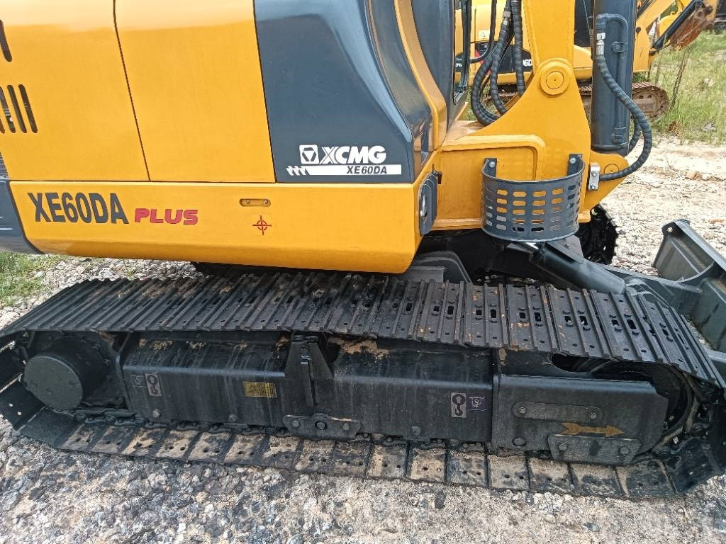 Мини багер XCMG XE 60 DA: слика 6