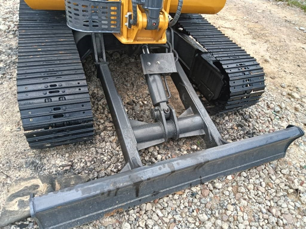 Мини багер XCMG XE 60 DA: слика 8
