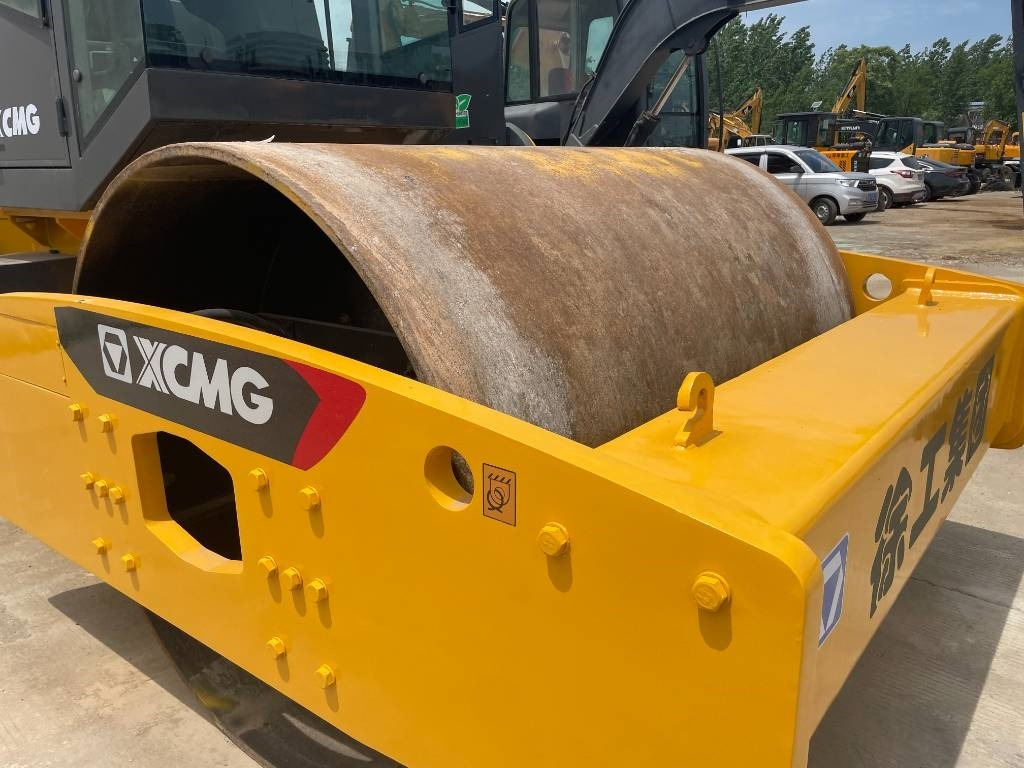 XCMG XS 223 J - Компактор: слика 2 XCMG XS 223 J - Компактор: слика 2