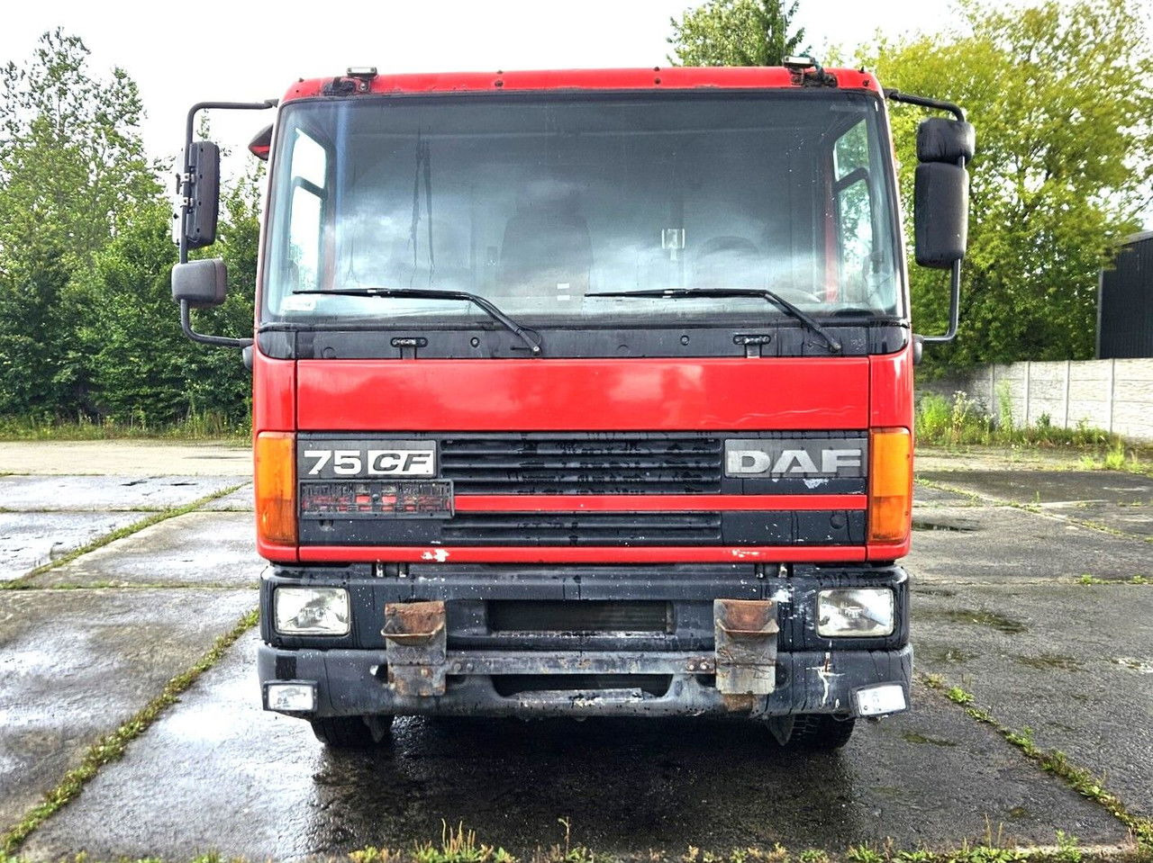 DAF CF 75.250 6x2 - Камион со кабинска шасија: слика 2 DAF CF 75.250 6x2 - Камион со кабинска шасија: слика 2