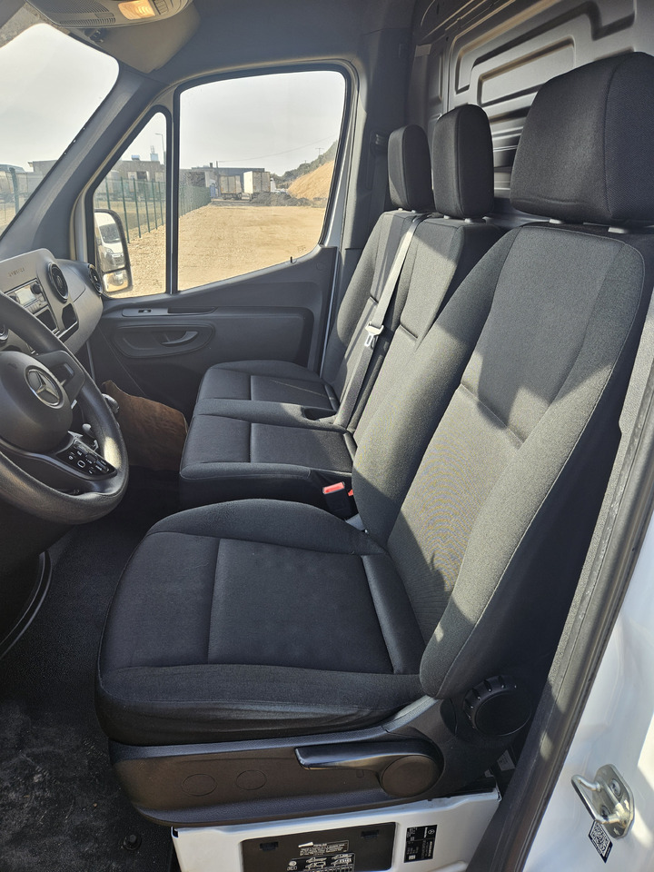 Mercedes-Benz Mercedes-Benz Sprinter L2H2 907 315 CDI - Комбе фургон: слика 5 Mercedes-Benz Mercedes-Benz Sprinter L2H2 907 315 CDI - Комбе фургон: слика 5