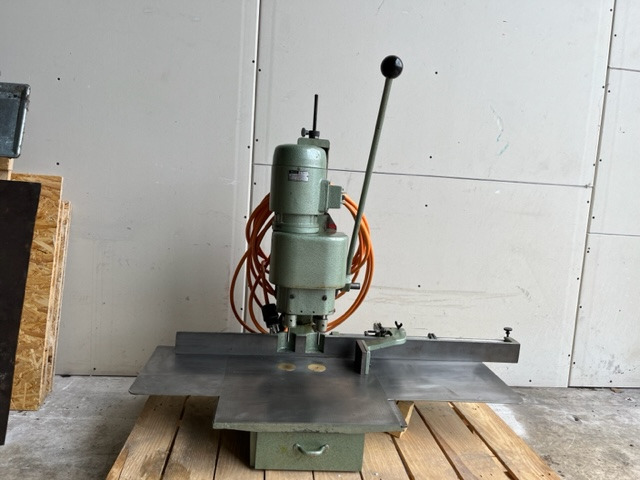 Hang Papierbohrermaschine 136 D - Опрема за печатење: слика 1 Hang Papierbohrermaschine 136 D - Опрема за печатење: слика 1