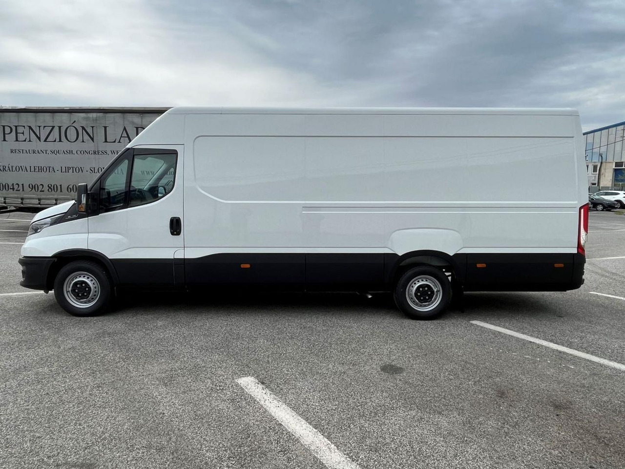 Iveco DAILY VAN, 2,3D 156k, 35S16 V - Товарно комбе: слика 2 Iveco DAILY VAN, 2,3D 156k, 35S16 V - Товарно комбе: слика 2
