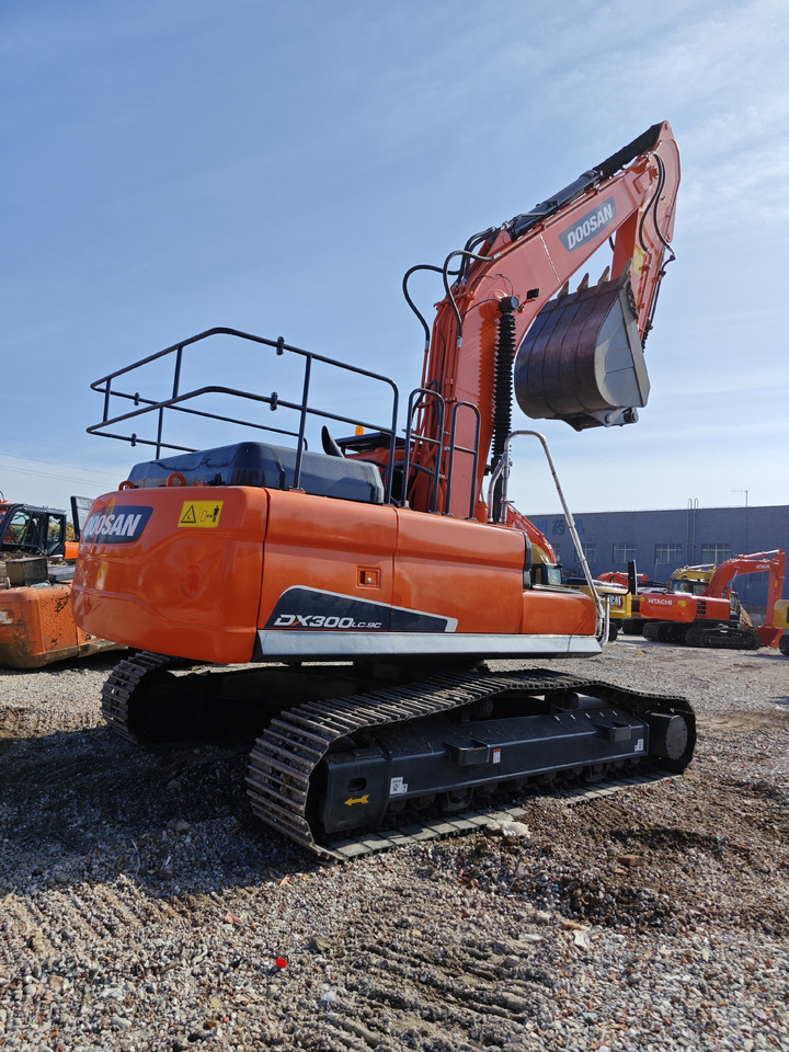 DOOSAN DX300 used excavator - Мобилен кран: слика 3 DOOSAN DX300 used excavator - Мобилен кран: слика 3