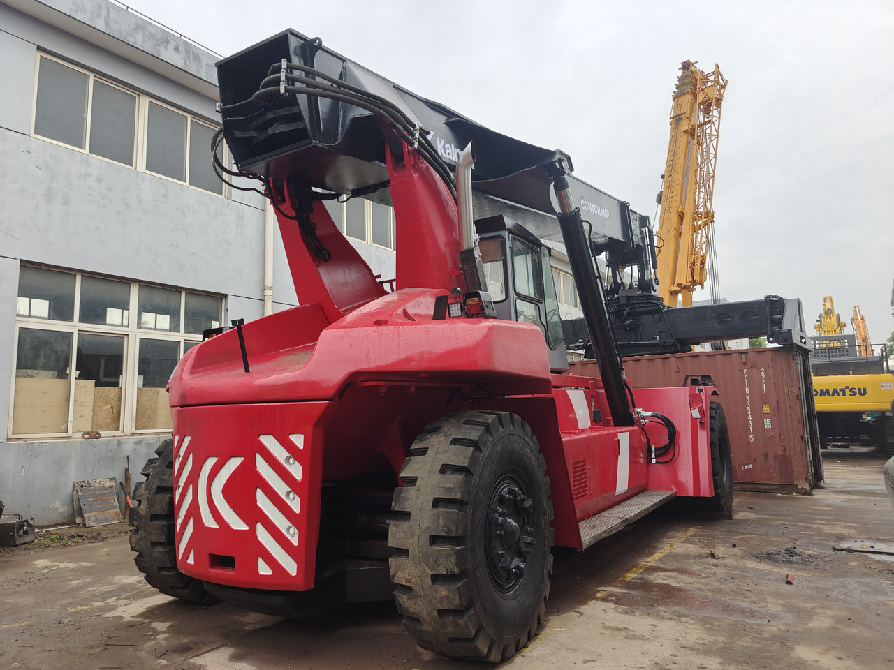 Kalmar DRF450 container reach stacker 45ton - Градежна машина: слика 5 Kalmar DRF450 container reach stacker 45ton - Градежна машина: слика 5