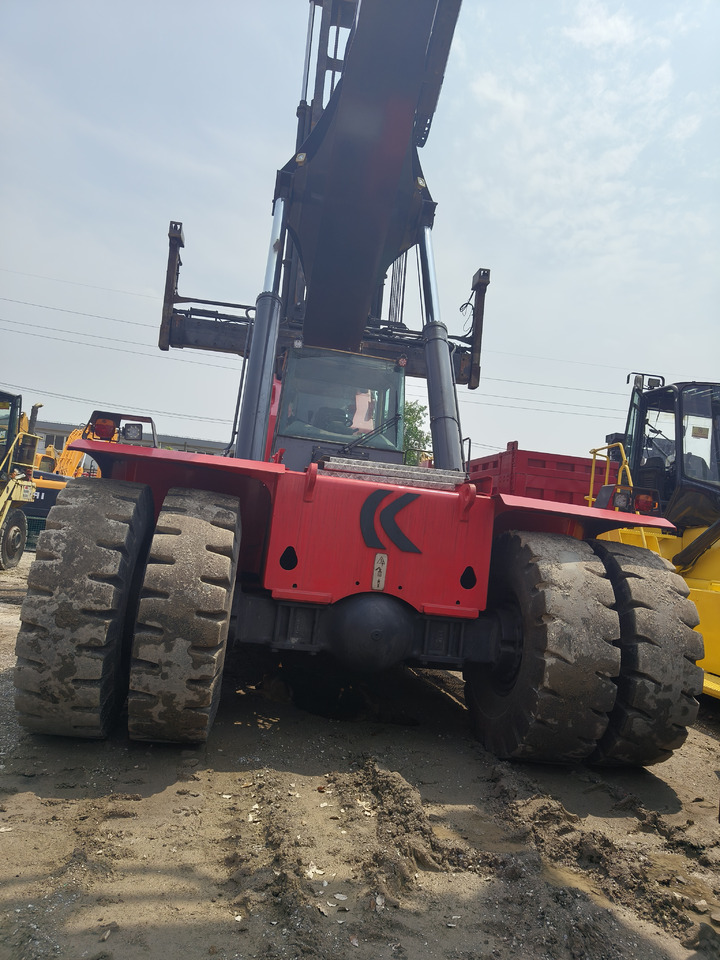 Kalmar DRF450 Used container reach stacker - Градежна машина: слика 3 Kalmar DRF450 Used container reach stacker - Градежна машина: слика 3