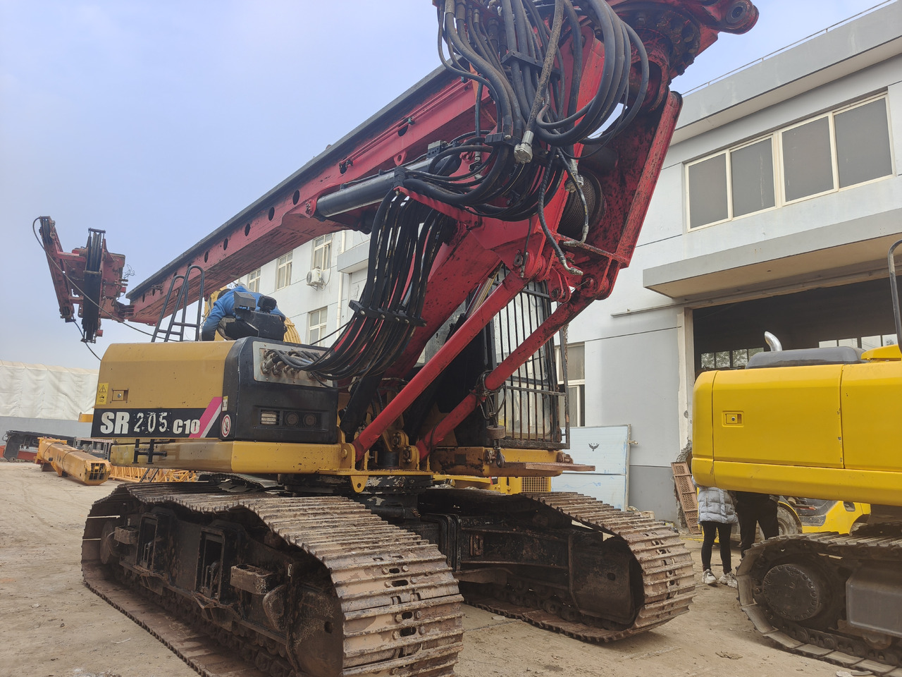 SANY SR205 Rotary Drill USED Crawler Drill rig - Машина за бушење: слика 3 SANY SR205 Rotary Drill USED Crawler Drill rig - Машина за бушење: слика 3