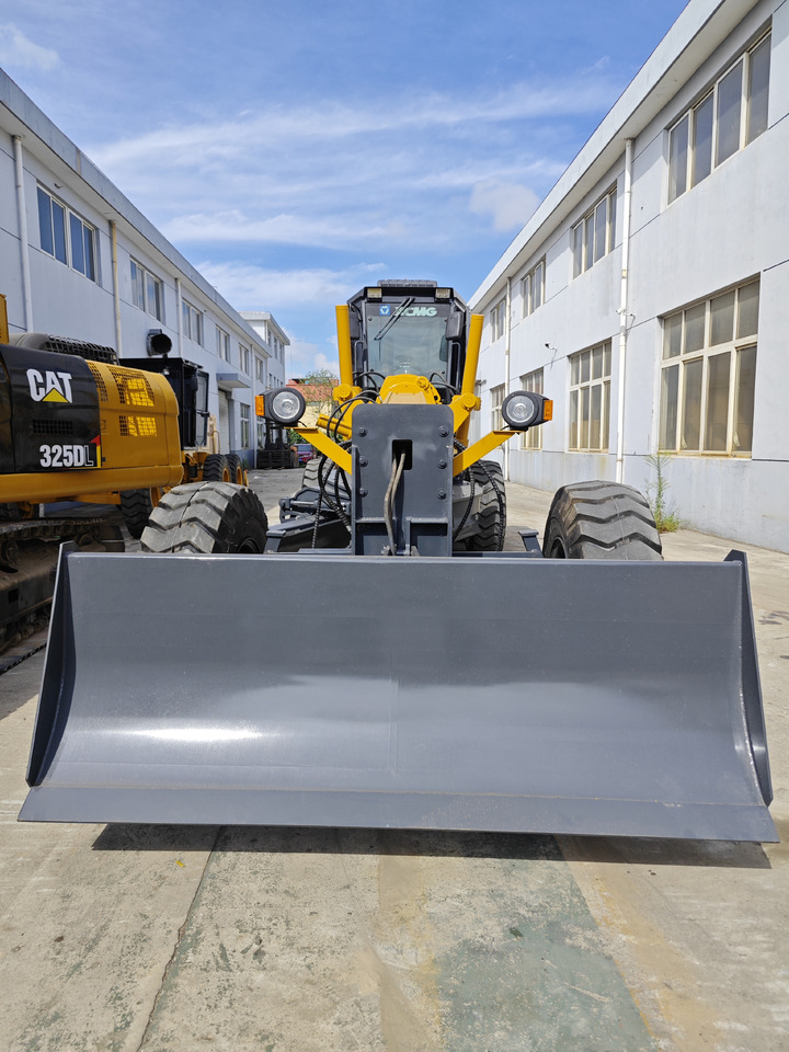 Порамнувач XCMG GR215 used motor grader: слика 6