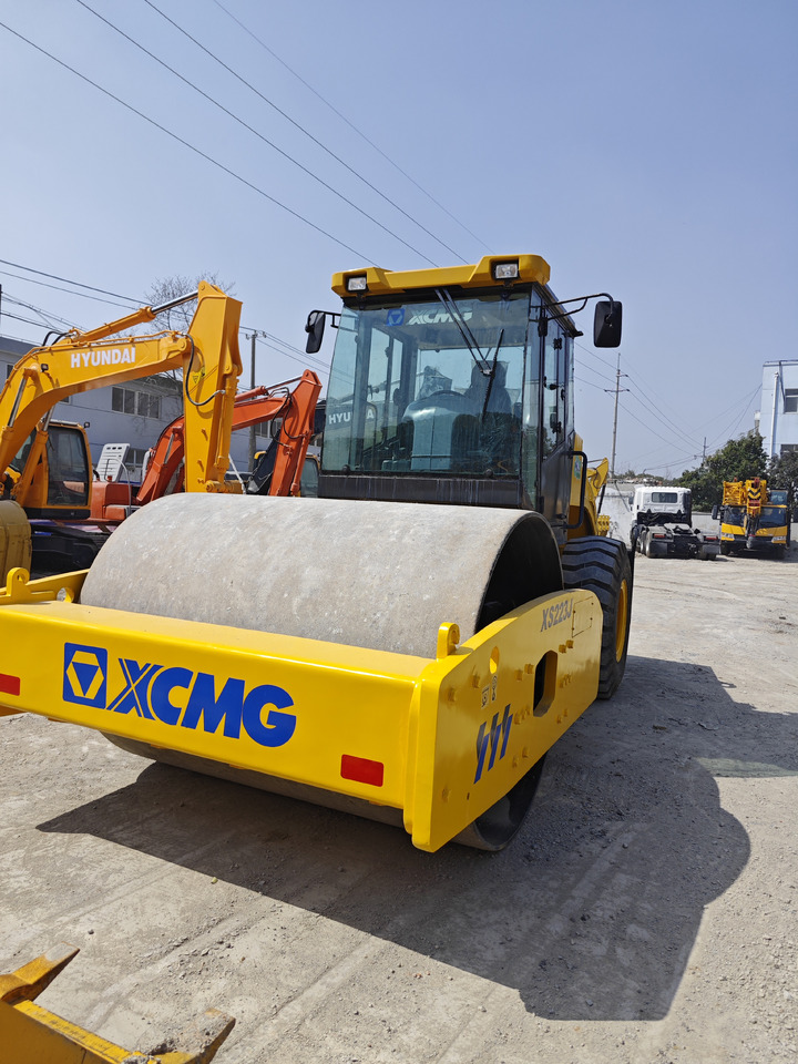 XCMG XS223J Roller Road - Компактор: слика 2 XCMG XS223J Roller Road - Компактор: слика 2