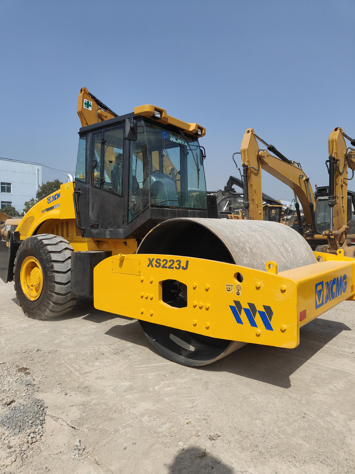XCMG XS223J Roller Road - Компактор: слика 3 XCMG XS223J Roller Road - Компактор: слика 3