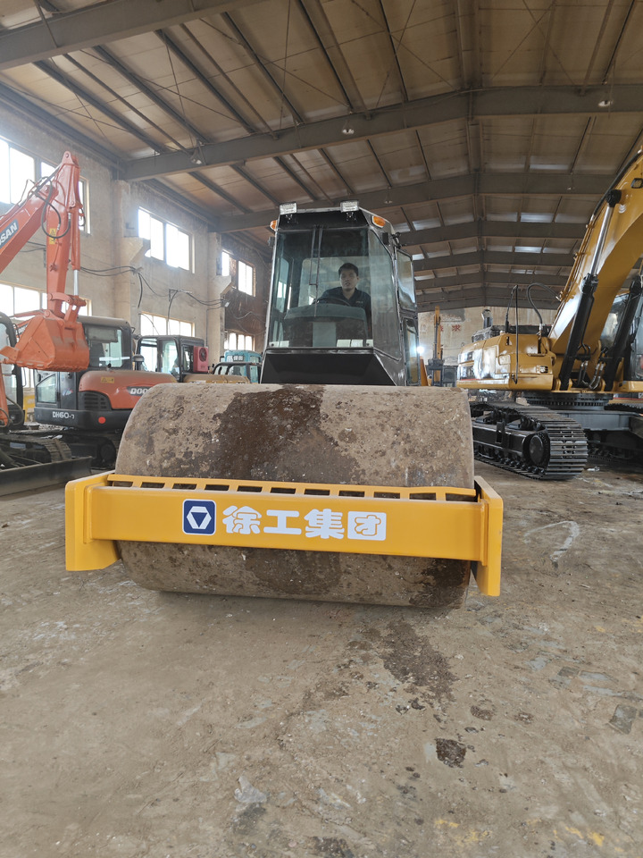 XCMG YZ18JC Used xcmg road roller/compactor - Ваљак за пат: слика 5 XCMG YZ18JC Used xcmg road roller/compactor - Ваљак за пат: слика 5