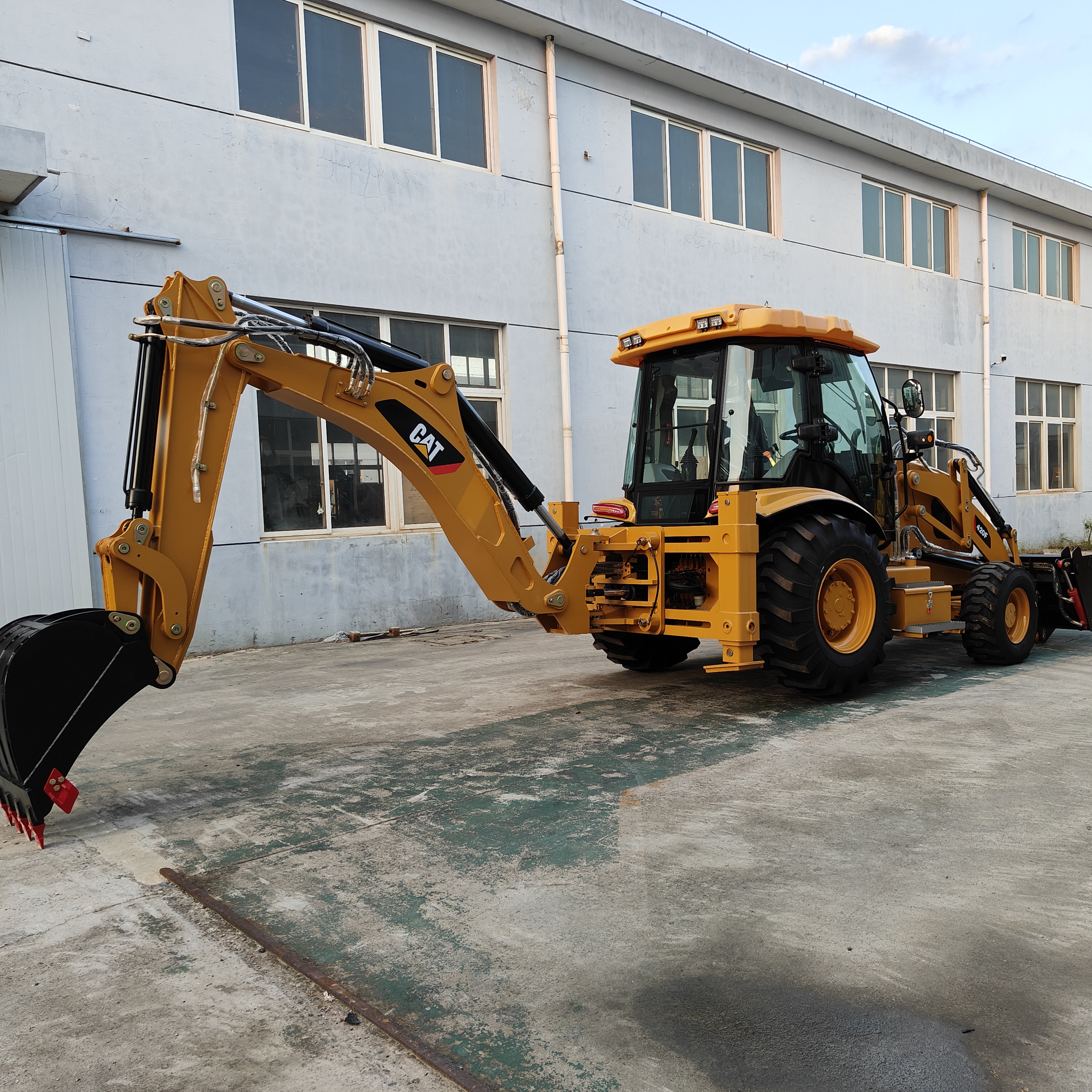 Caterpillar 420F used cat loader - Ровокопач: слика 3 Caterpillar 420F used cat loader - Ровокопач: слика 3