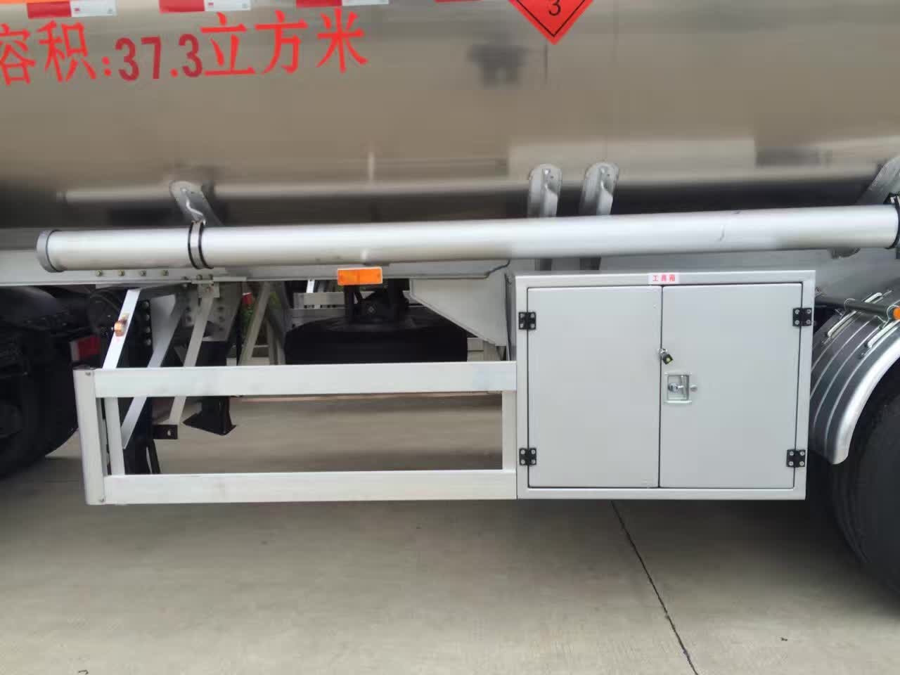 Нов Полуприколка цистерна за транспорт на гориво JSIE JSIE9400FT: слика 8 Нов Полуприколка цистерна за транспорт на гориво JSIE JSIE9400FT: слика 8