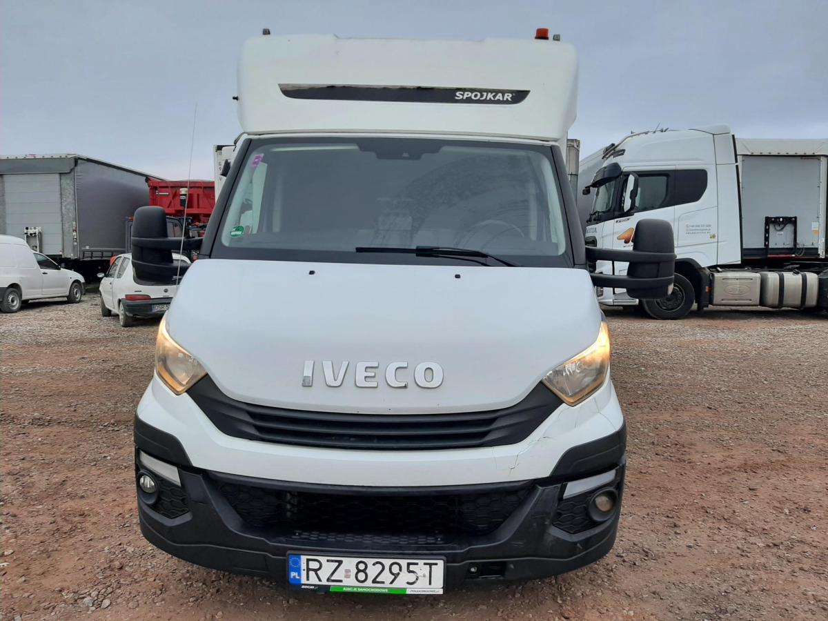 IVECO DAILY PLANDEKA - Комбе со церада: слика 3 IVECO DAILY PLANDEKA - Комбе со церада: слика 3