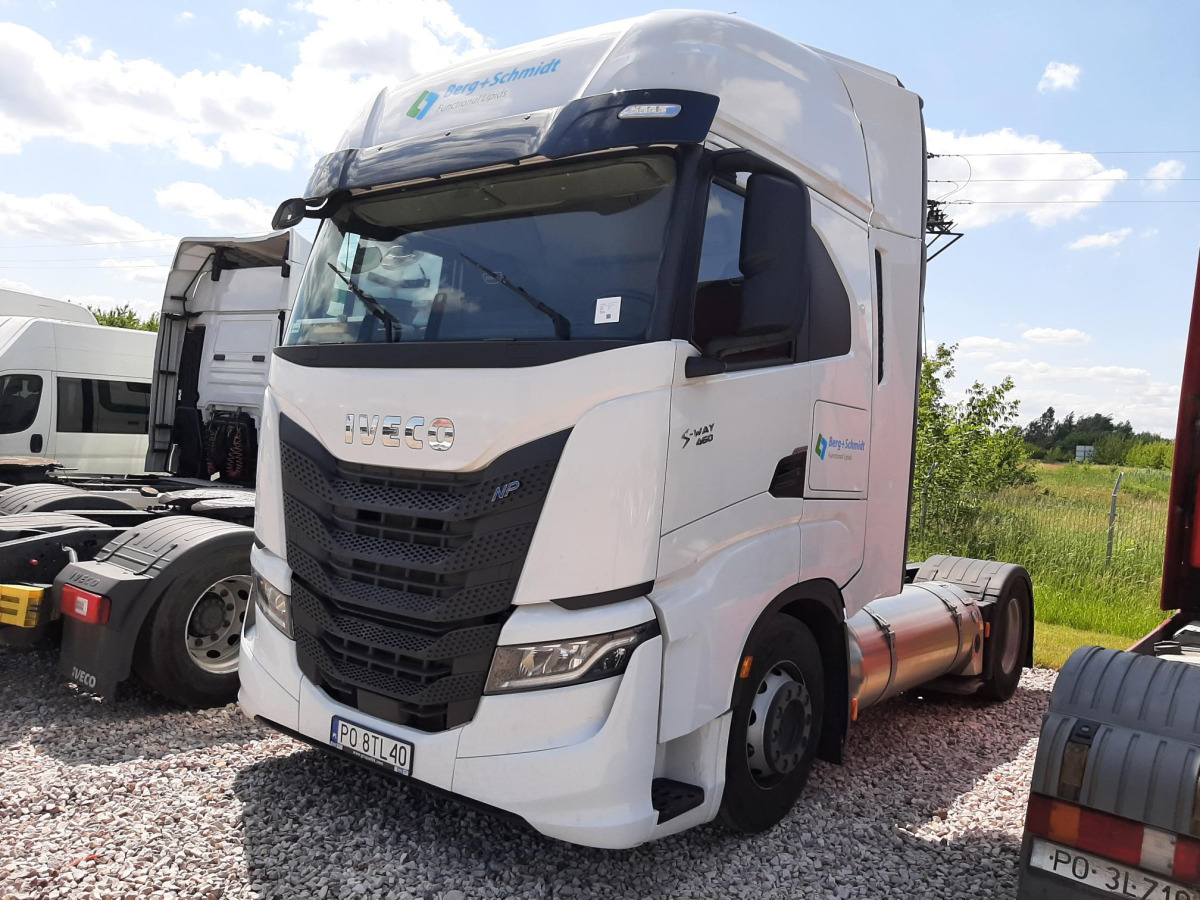IVECO S-WAY CIĄGNIK SIODŁOWY - Камион влекач: слика 2 IVECO S-WAY CIĄGNIK SIODŁOWY - Камион влекач: слика 2