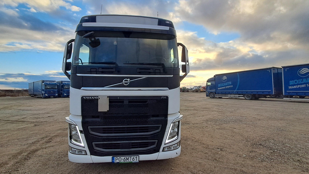 VOLVO FH 460 CIĄGNIK SIODŁOWY - Камион влекач: слика 2 VOLVO FH 460 CIĄGNIK SIODŁOWY - Камион влекач: слика 2