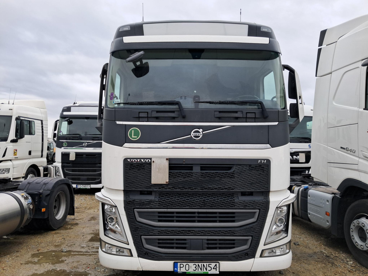 VOLVO FH 460 CIĄGNIK SIODŁOWY - Камион влекач: слика 2 VOLVO FH 460 CIĄGNIK SIODŁOWY - Камион влекач: слика 2