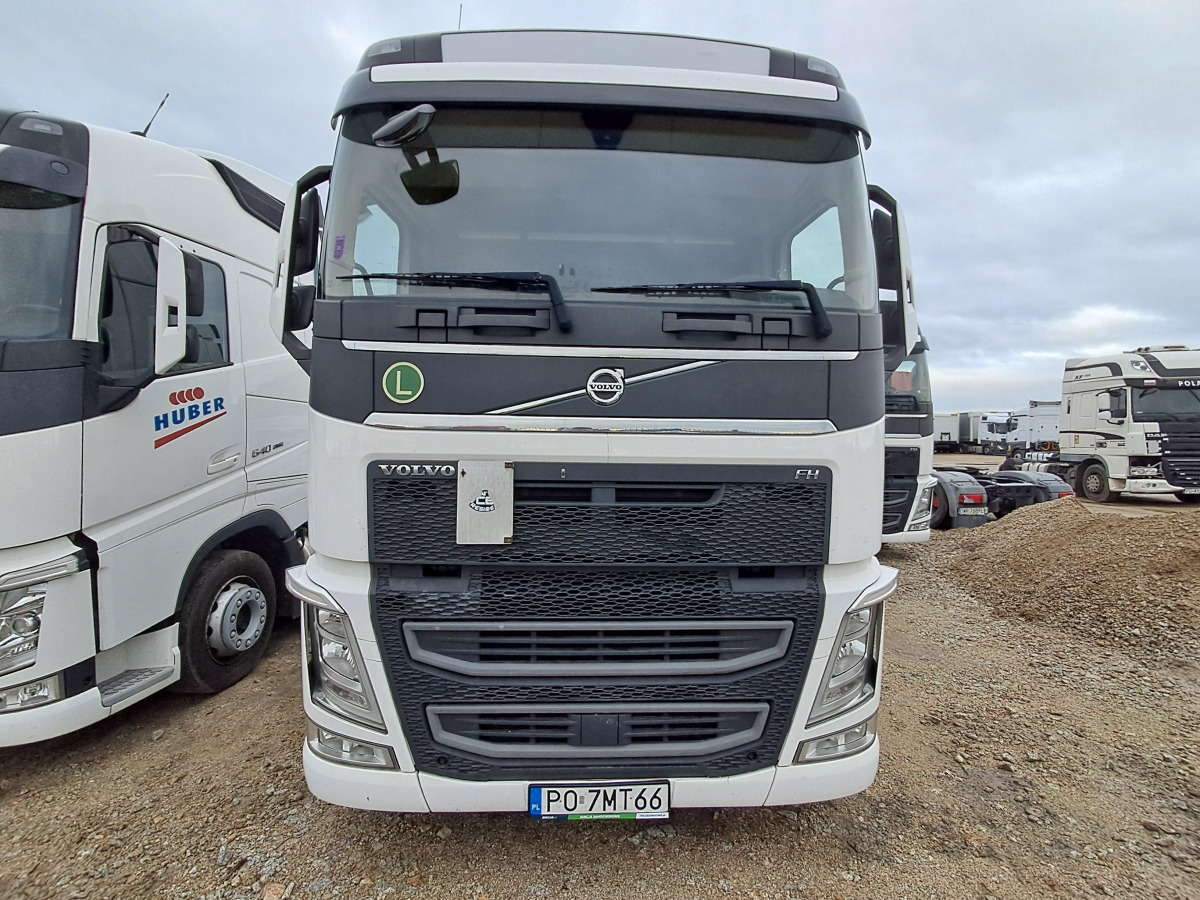 VOLVO FH CIĄGNIK SIODŁOWY - Камион влекач: слика 2 VOLVO FH CIĄGNIK SIODŁOWY - Камион влекач: слика 2