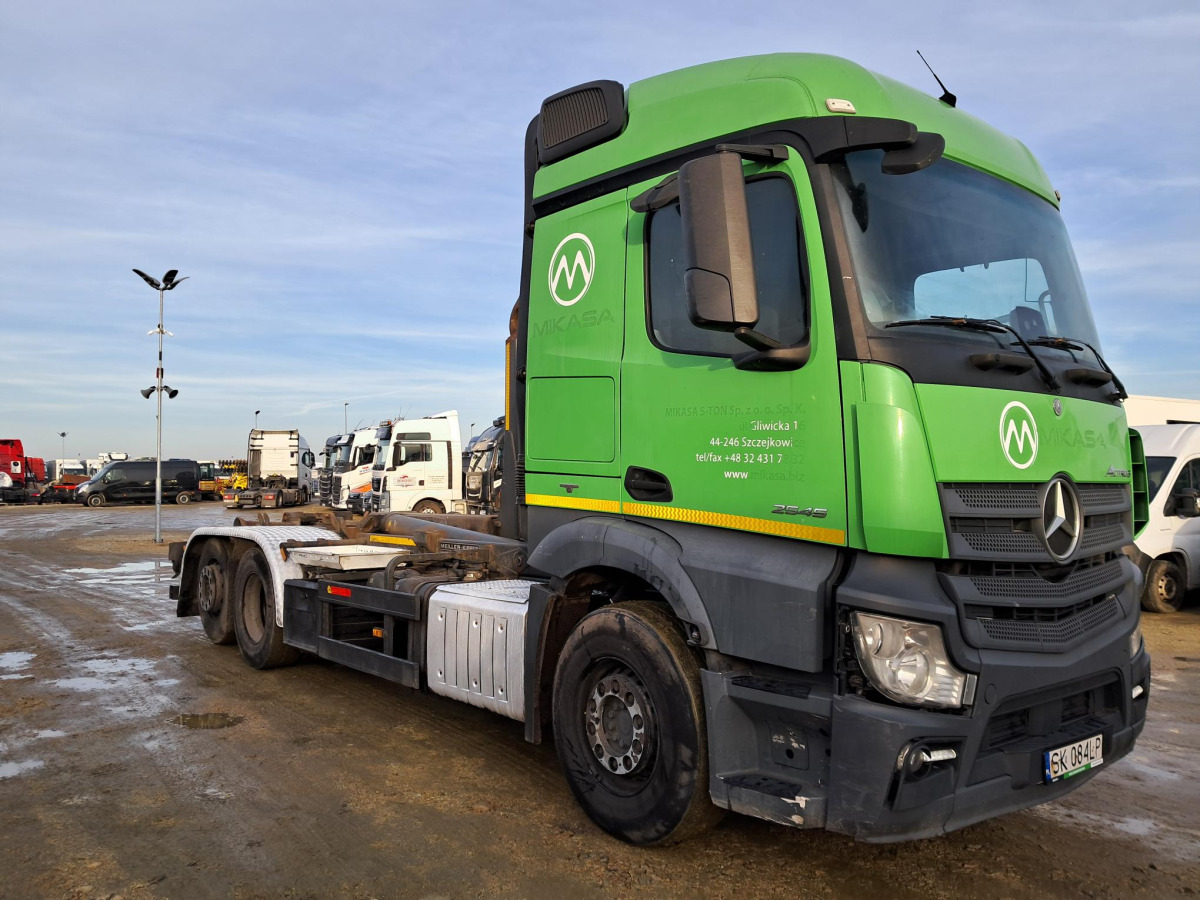 MERCEDES BENZ ACTROS HAKOWIEC - Камион со кука за подигање: слика 1 MERCEDES BENZ ACTROS HAKOWIEC - Камион со кука за подигање: слика 1