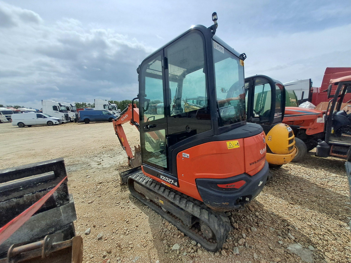 Minikoparka – KUBOTA KX027-4 – 2022 – 17,5 kW – szybkozłącze - Мини багер: слика 4 Minikoparka – KUBOTA KX027-4 – 2022 – 17,5 kW – szybkozłącze - Мини багер: слика 4