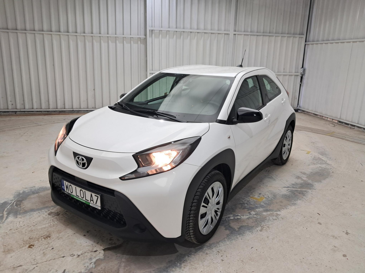 TOYOTA TOYOTA AYGO X HATCHBACK - Автомобил: слика 3 TOYOTA TOYOTA AYGO X HATCHBACK - Автомобил: слика 3