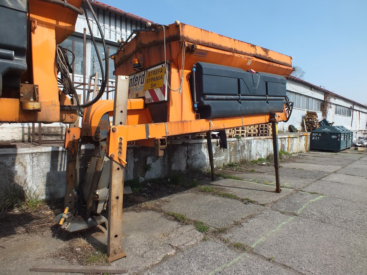 Zabudowa piaskarki SCHMIDT STRATOS S40-36 - 2003 - 4m3 - Napęd z pojazdu - Распрскувач на песок/ Сол: слика 5 Zabudowa piaskarki SCHMIDT STRATOS S40-36 - 2003 - 4m3 - Napęd z pojazdu - Распрскувач на песок/ Сол: слика 5