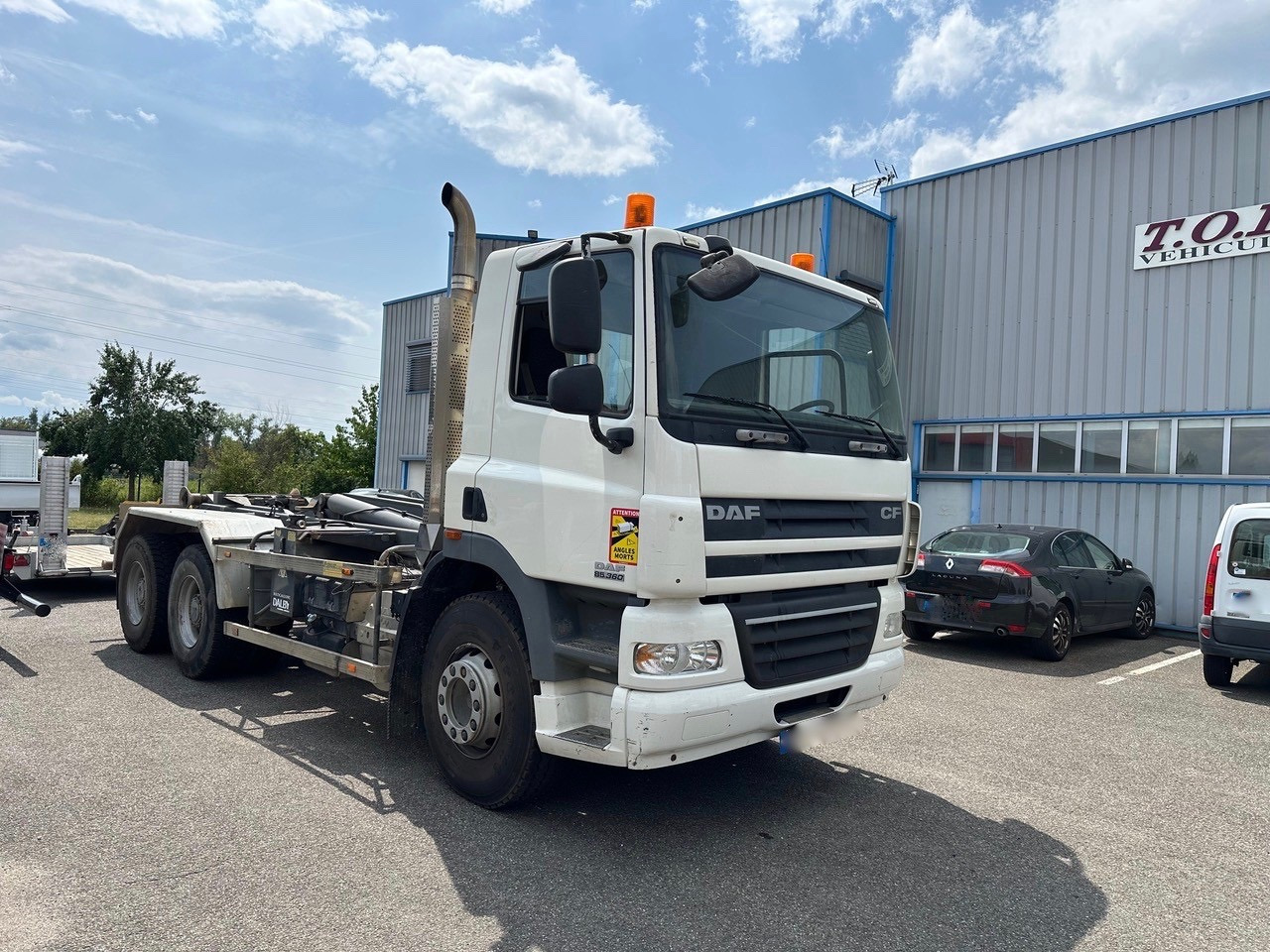 DAF CF 85.360 - Камион со кука за подигање: слика 4 DAF CF 85.360 - Камион со кука за подигање: слика 4
