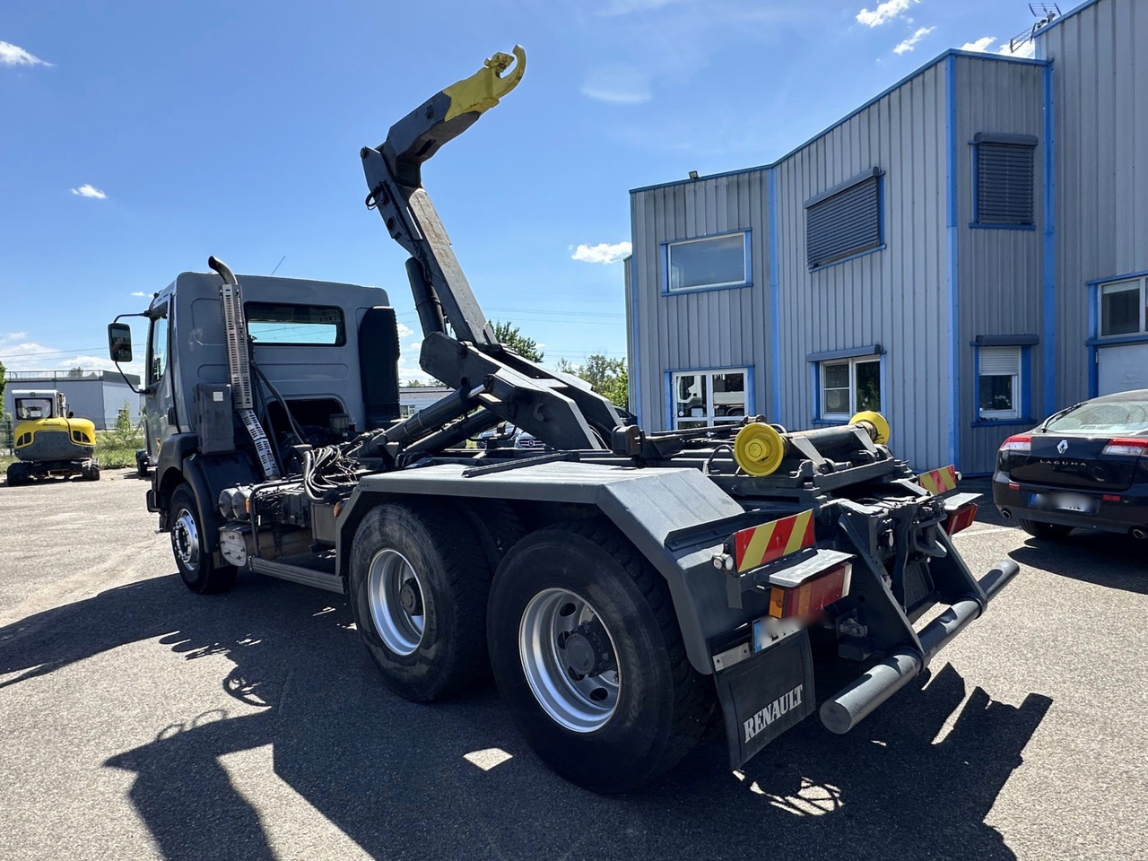 RENAULT KERAX 370 DCI - Камион со кука за подигање: слика 2 RENAULT KERAX 370 DCI - Камион со кука за подигање: слика 2