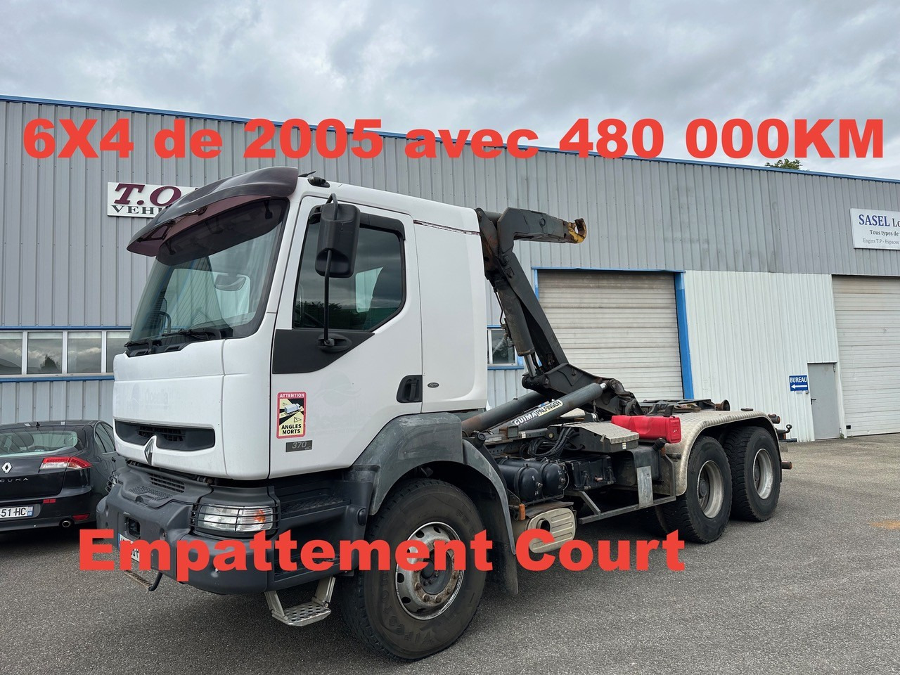 RENAULT KERAX 370 DCI - Камион со кука за подигање: слика 1 RENAULT KERAX 370 DCI - Камион со кука за подигање: слика 1