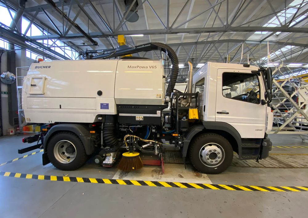 Mercedes-Benz Atego 1318 LKO Zamiatarka - Камион за ѓубре: слика 1 Mercedes-Benz Atego 1318 LKO Zamiatarka - Камион за ѓубре: слика 1