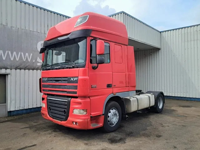 DAF XF 105 460 , Manual Gearbox , PTO , Tipper Hydraulics , Airco , Superspace Cab - Камион влекач: слика 1 DAF XF 105 460 , Manual Gearbox , PTO , Tipper Hydraulics , Airco , Superspace Cab - Камион влекач: слика 1