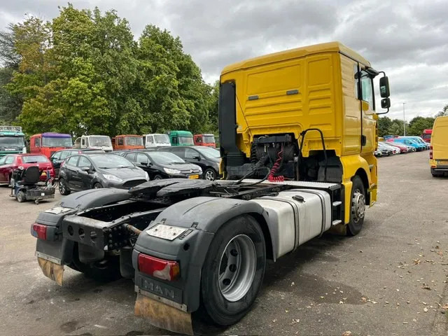 MAN TGA 18-390 , Manual Gearbox , Airco , PTO , Tipper hydraulics - Камион влекач: слика 3 MAN TGA 18-390 , Manual Gearbox , Airco , PTO , Tipper hydraulics - Камион влекач: слика 3