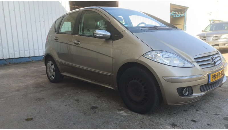 Mercedes-Benz A-Klasse 170 , Airco , leder , distrbute ketting maakt lawaai - Хечбек: слика 4 Mercedes-Benz A-Klasse 170 , Airco , leder , distrbute ketting maakt lawaai - Хечбек: слика 4