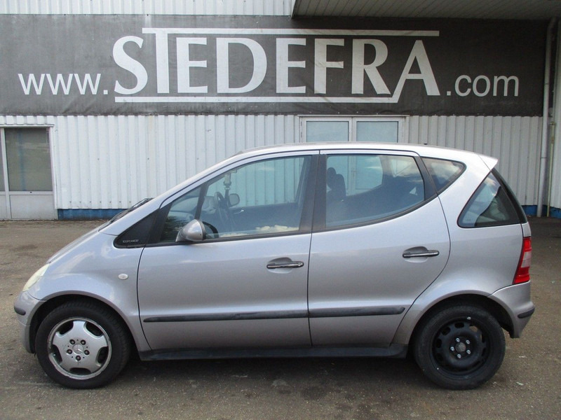 Mercedes-Benz A-Klasse A160 Elegance , Manual - Хечбек: слика 2 Mercedes-Benz A-Klasse A160 Elegance , Manual - Хечбек: слика 2