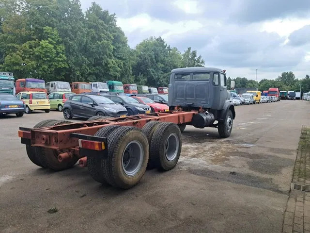 Mercedes-Benz LK 2624 , 6x4 , Manual , Spring suspension - Камион со кабинска шасија: слика 3 Mercedes-Benz LK 2624 , 6x4 , Manual , Spring suspension - Камион со кабинска шасија: слика 3