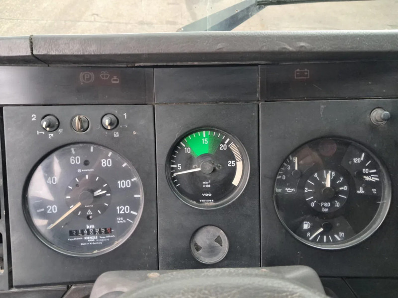 Камион со кабинска шасија Mercedes-Benz SK 3535 ,V8 Biturbo , 8x4 ,ZF Manual , Spring Suspension: слика 12