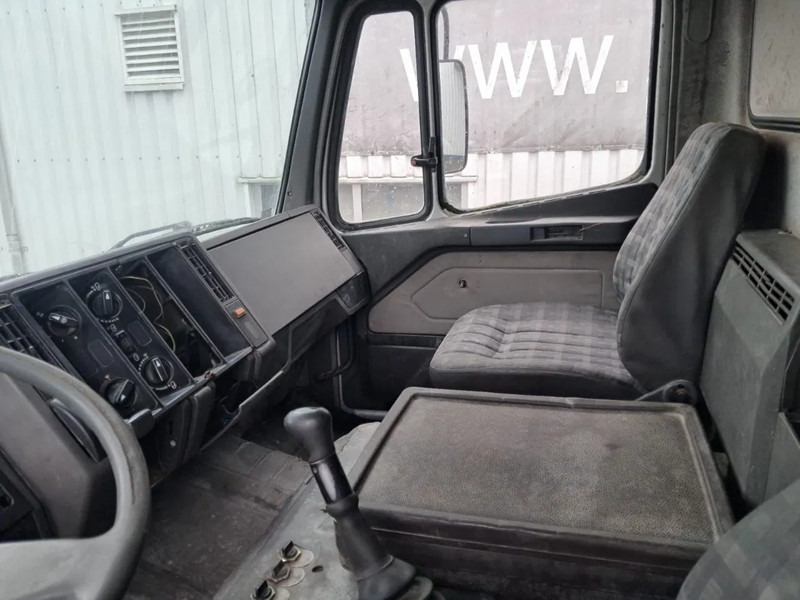 Камион со кабинска шасија Mercedes-Benz SK 3535 ,V8 Biturbo , 8x4 ,ZF Manual , Spring Suspension: слика 13