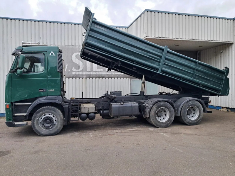 Volvo FH 12 - 460 , 6x2 , 3 Way Tipper, Spring Suspension , Manual Gearbox, Airco - Кипер: слика 2 Volvo FH 12 - 460 , 6x2 , 3 Way Tipper, Spring Suspension , Manual Gearbox, Airco - Кипер: слика 2