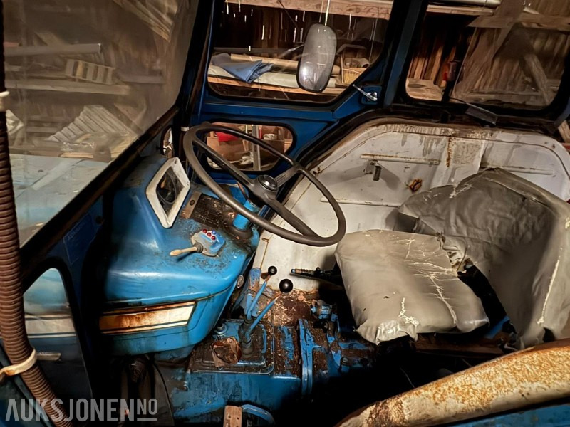 Трактор 1975 FORD 4000 MED FRONTLASTER: слика 12 Трактор 1975 FORD 4000 MED FRONTLASTER: слика 12