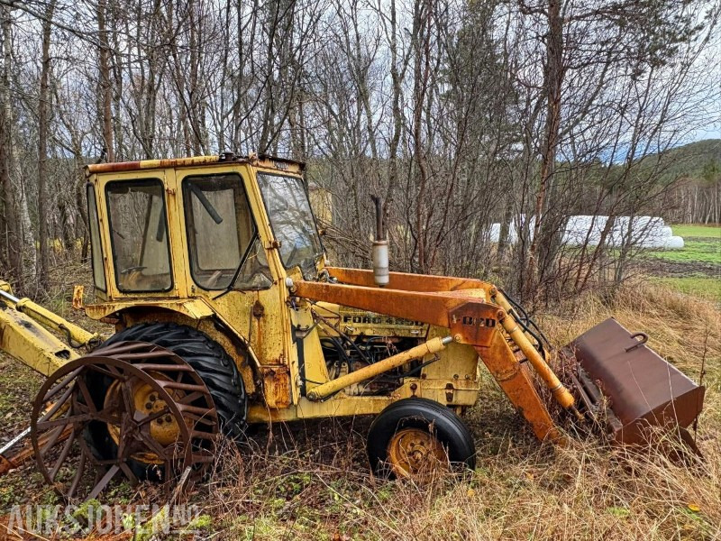 1975 FORD 4550 TRAKTORGRAVER - Трактор: слика 4 1975 FORD 4550 TRAKTORGRAVER - Трактор: слика 4