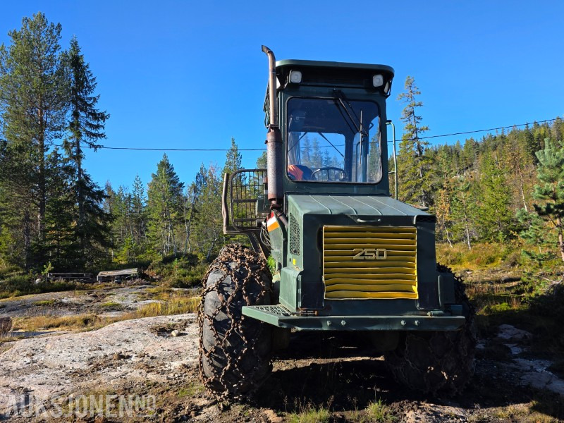 1987 ØSA 250 Lastebærer med Øsa 363 skogskran - Hydrostatdrift - Komplett delekatalog og instruksjonsbok - Lav og høy serie - Градежна опрема: слика 5 1987 ØSA 250 Lastebærer med Øsa 363 skogskran - Hydrostatdrift - Komplett delekatalog og instruksjonsbok - Lav og høy serie - Градежна опрема: слика 5