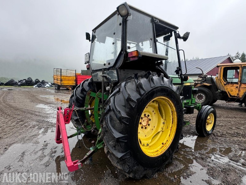 1988 John Deere 1950 POWER SYNCHRON med toppstag og triangelfeste - Трактор: слика 4 1988 John Deere 1950 POWER SYNCHRON med toppstag og triangelfeste - Трактор: слика 4