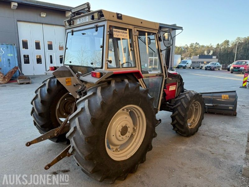 Трактор 1991 Massey Ferguson 372 4x4 FRONTHYDRAULIKK/SKJÆR: слика 6