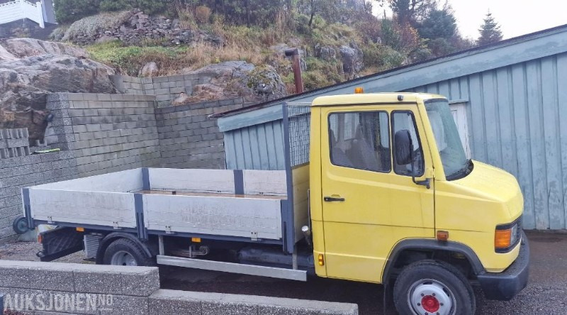 1994 Mercedes-Benz vario 611D lav km stand 9000km med kran - Камион со платформа: слика 3 1994 Mercedes-Benz vario 611D lav km stand 9000km med kran - Камион со платформа: слика 3