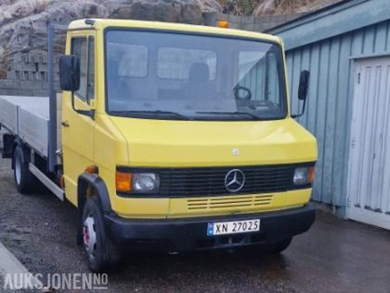 1994 Mercedes-Benz vario 611D lav km stand 9000km med kran - Камион со платформа: слика 2 1994 Mercedes-Benz vario 611D lav km stand 9000km med kran - Камион со платформа: слика 2