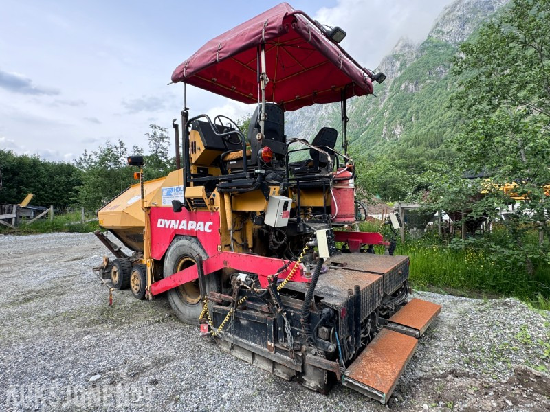 1995 Dynapac F8 - 4W - Asfaltutlegger - Gått 2921 timer - 1 Eier - Градежна опрема: слика 3 1995 Dynapac F8 - 4W - Asfaltutlegger - Gått 2921 timer - 1 Eier - Градежна опрема: слика 3