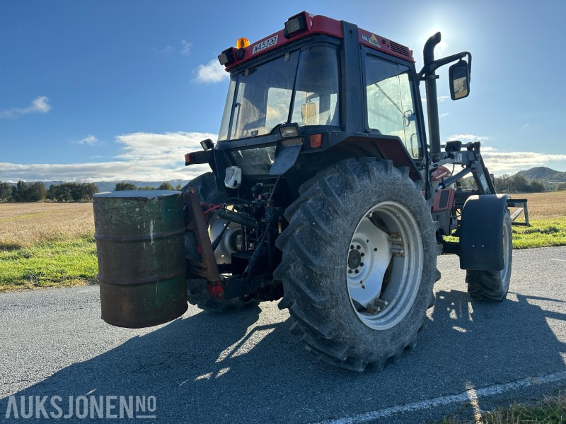 1996 CASE IH 4240 XL Traktor med frontlaster, og utstyr - Трактор: слика 4 1996 CASE IH 4240 XL Traktor med frontlaster, og utstyr - Трактор: слика 4
