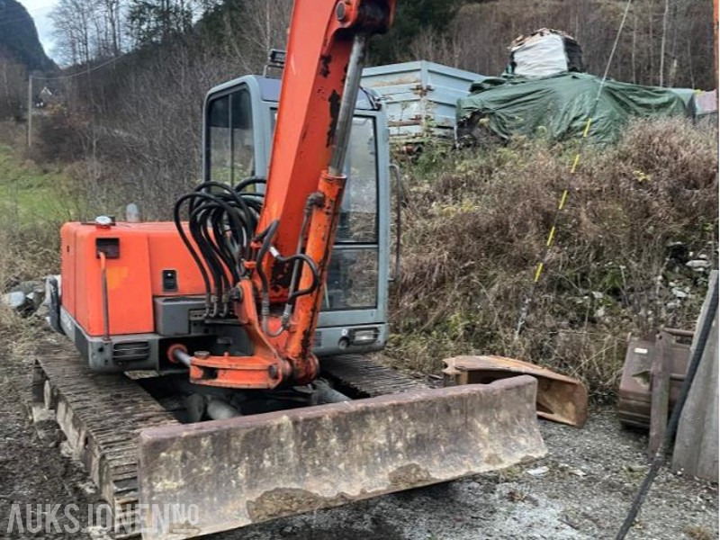 1997 PEL-JOB EB706 gravemaskin graveskuffe smalskuffe pusseskuffe - Багер: слика 1 1997 PEL-JOB EB706 gravemaskin graveskuffe smalskuffe pusseskuffe - Багер: слика 1