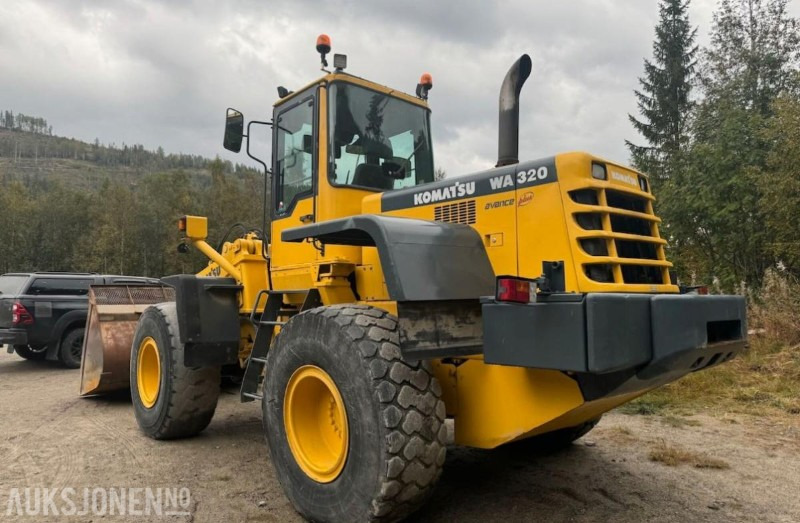 1998 Komatsu WA-320-3H Hjullaster - Натоварувач на тркала: слика 4 1998 Komatsu WA-320-3H Hjullaster - Натоварувач на тркала: слика 4